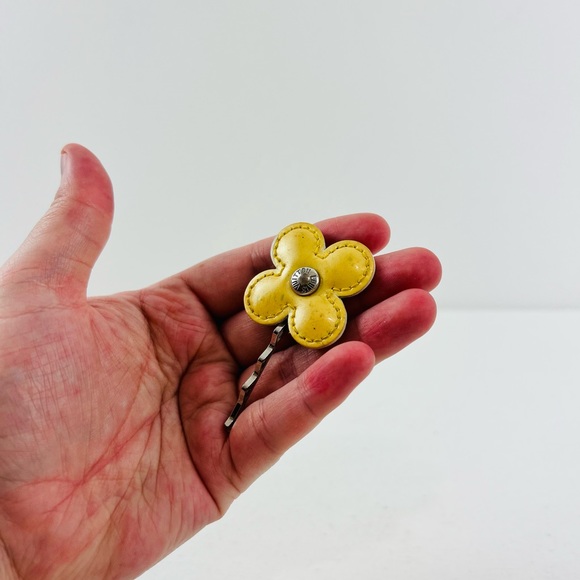 Louis Vuitton 00’s Y2K Yellow Patent Leather Floral Logo Studded Hair Clip - Picture 14 of 14